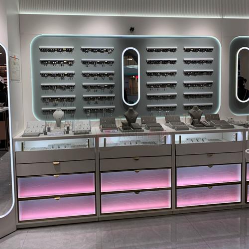 黃金首飾展示柜與全屋定制 珠寶店鋪裝修設(shè)計(jì)的精髓
