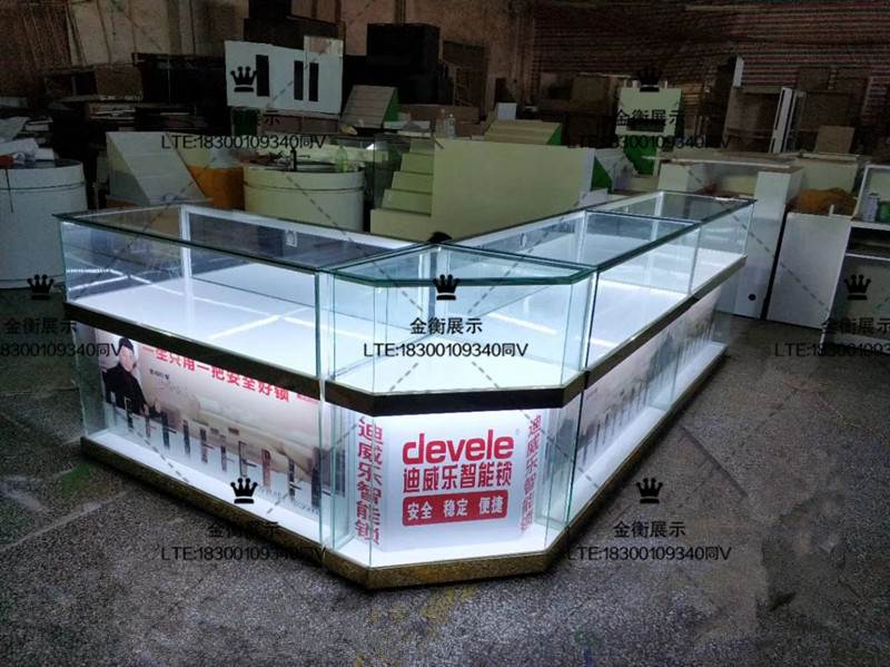 惠州烤漆展臺(tái)六角展示臺(tái)與智能鎖·發(fā)光展柜的創(chuàng)新融合
